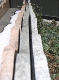 Fotospaziergang Waehring - Alsergrund 1/2005/Steinzaun am AKH-Gelaende Fotospaziergang Waehring - Alsergrund 1/2005/Steinzaun am AKH-Gelaende