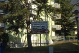 Andreas-Hofer-Strasse: ja, ich bin offensichtlich wirklich in Tirol Andreas-Hofer-Strasse: ja, ich bin offensichtlich wirklich in Tirol