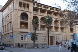 Freie Universitaet Bozen - Ebenfalls mit Palmen Freie Universitaet Bozen - Ebenfalls mit Palmen