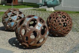 Prague 2013/Kampa Island Museum/Steel Balls Prague 2013/Kampa Island Museum/Steel Balls