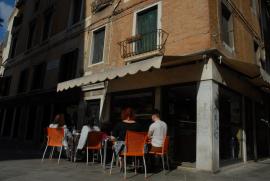 Venezia 2015/Great vegan-friendly restaurant (sandwiches, juices (centrifuga), soy milk ...)/Calle dei Frati 3530 - Calle del Pestrin Venezia 2015/Great vegan-friendly restaurant (sandwiches, juices (centrifuga), soy milk ...)/Calle dei Frati 3530 - Calle del Pestrin