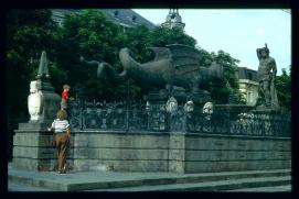 Oesterreich-Reise Juli 1991/Klagenfurter Lindwurm (dragon?) Oesterreich-Reise Juli 1991/Klagenfurter Lindwurm (dragon?)