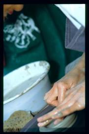 Oesterreich-Reise Juli 1991/Freilichtmuseum oesterreichischer Hoefe Stuebing/Open Air Museum of Austrian Farmyards/Granges/beim toepfern/pottery work Oesterreich-Reise Juli 1991/Freilichtmuseum oesterreichischer Hoefe Stuebing/Open Air Museum of Austrian Farmyards/Granges/beim toepfern/pottery work