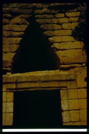 Griechenland 1992/Organisiert ueber Gymnasium Waidhofen.Thaya/Mag. Gut, Mag. Poeppl et al/triangular arch Griechenland 1992/Organisiert ueber Gymnasium Waidhofen.Thaya/Mag. Gut, Mag. Poeppl et al/triangular arch