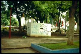 Nicaragua 1992/Managua, graffiti in park/viva FSLN/muerte a Aleman/hijo de puta aleman/aqui estamus cuidate/m.22./6 % ya/(of the budget for education, current issue)/al pueblo se respeta o lo hacemos respetar nos/(you have to pay respect to the people or we will make you respect us) Nicaragua 1992/Managua, graffiti in park/viva FSLN/muerte a Aleman/hijo de puta aleman/aqui estamus cuidate/m.22./6 % ya/(of the budget for education, current issue)/al pueblo se respeta o lo hacemos respetar nos/(you have to pay respect to the people or we will make you respect us)